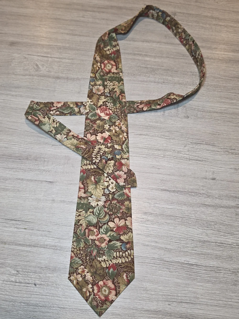 Vintage Tango By Max Raab Necktie Men's Floral Print Green Pink Tan Blue 57in